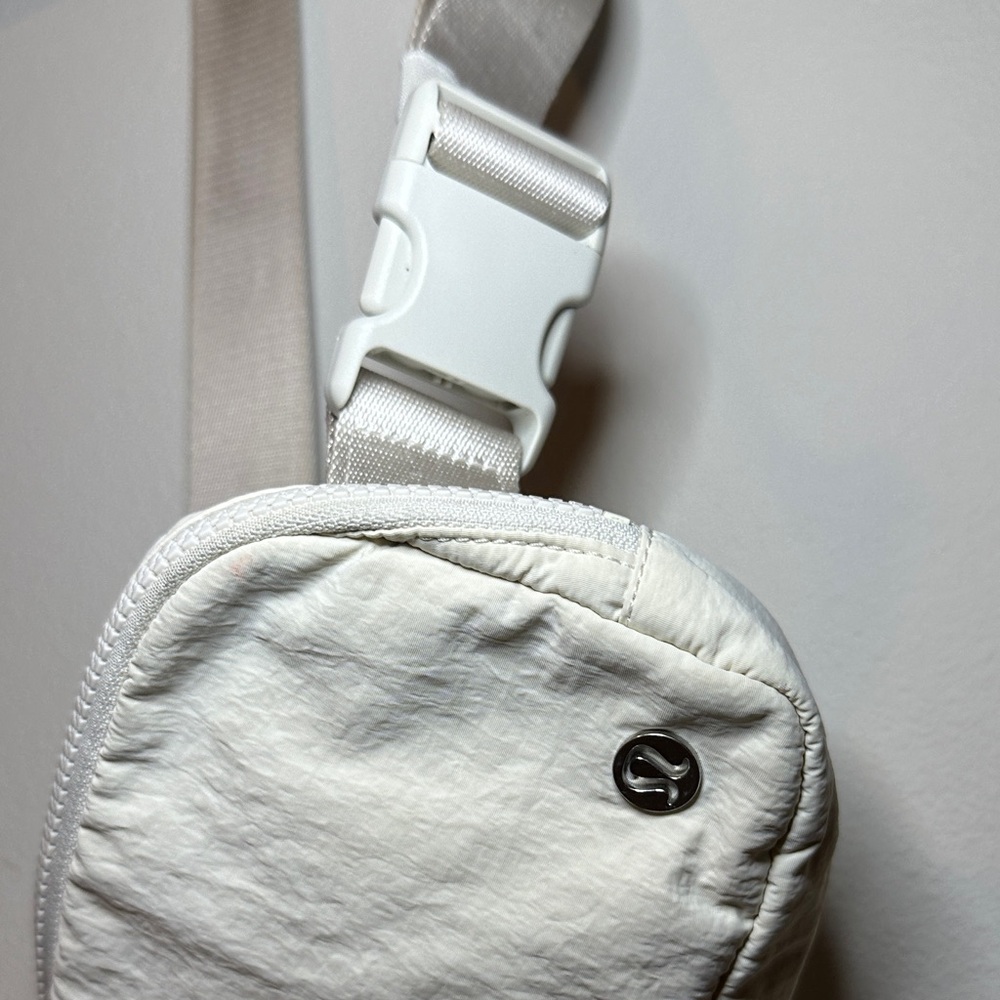 Lululemon Athletica White Belt Bag - Picture 3 of 5